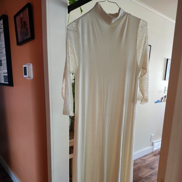 (Actual) April Cornell night-gown - Picture 1 of 2